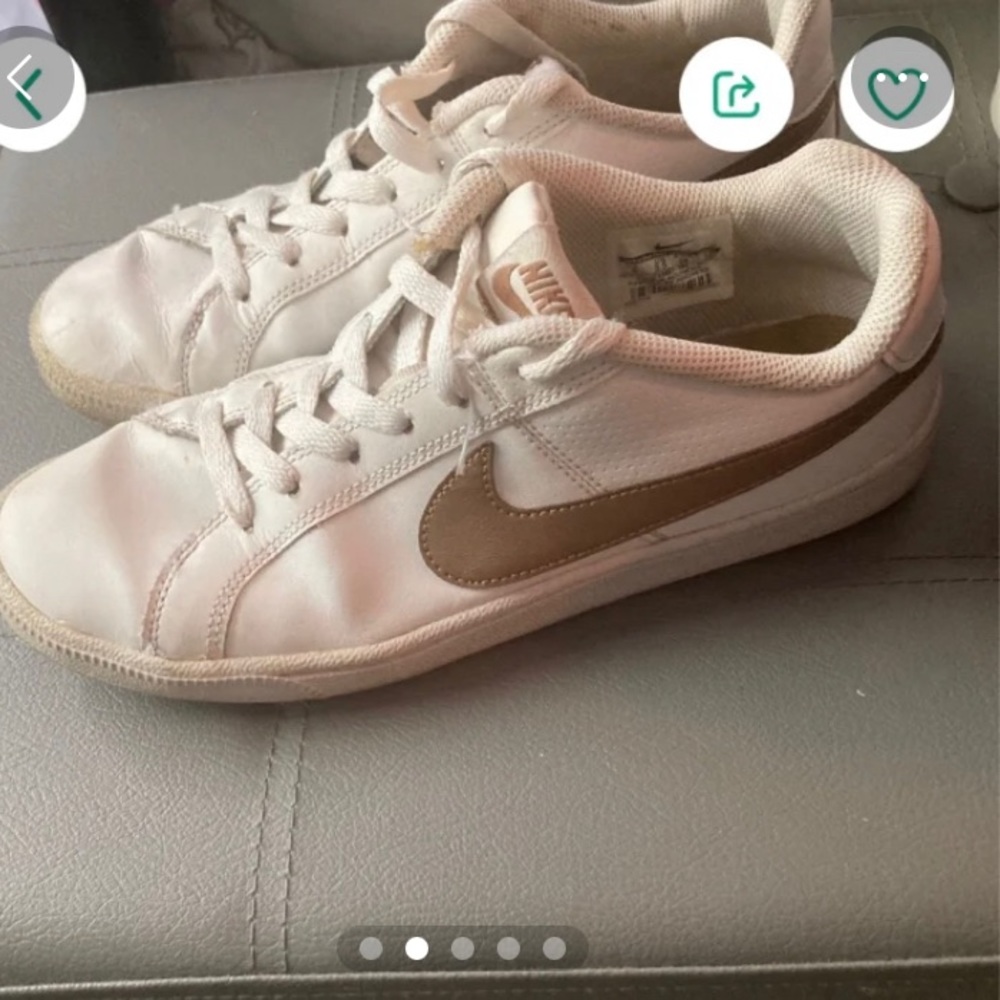 Nike Court Royale Sneakers